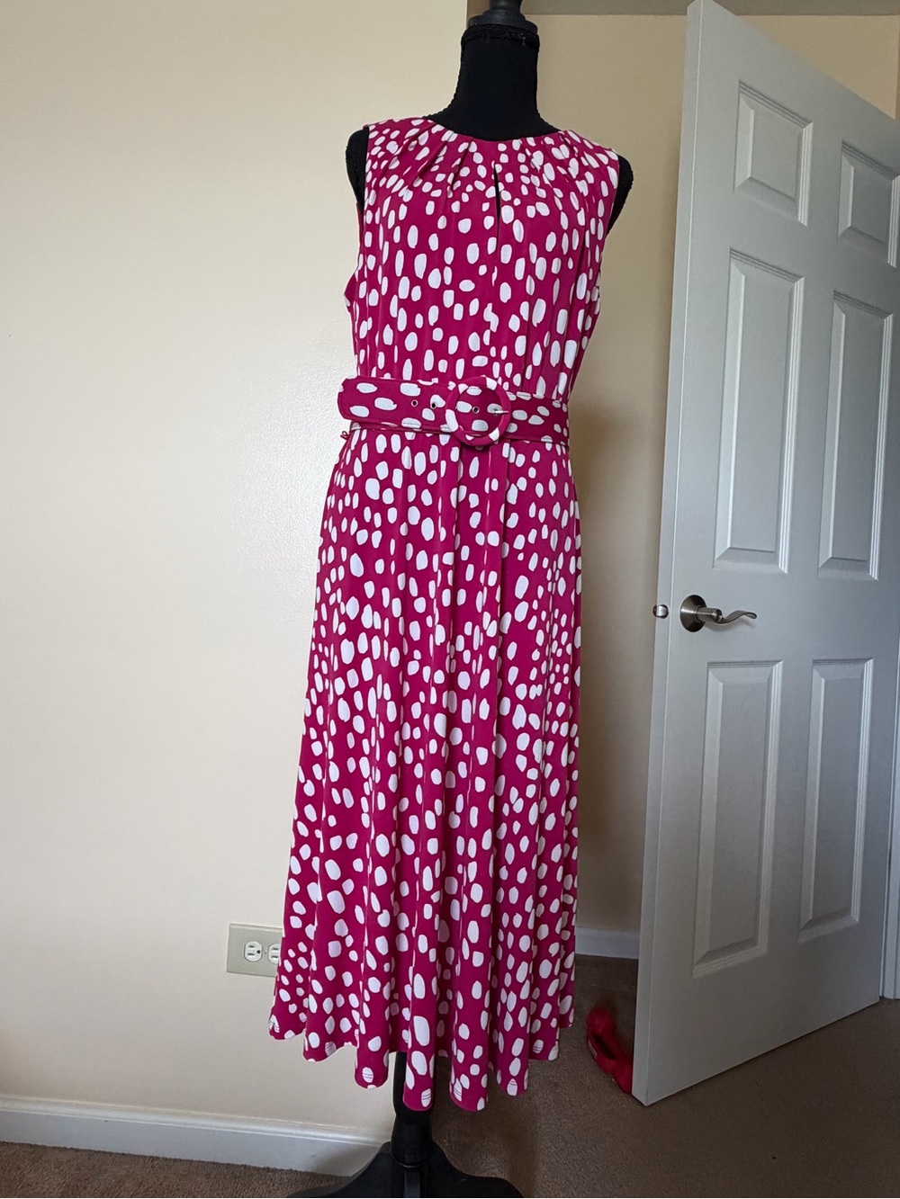 London Times Magenta Maxi Dress with White Spot Belt. Size 10
